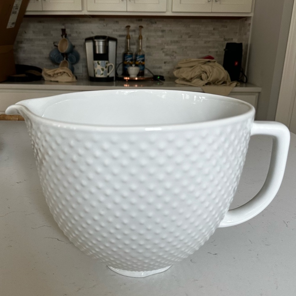 Kitchen aid white hobnail mixing bowl